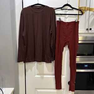 SKIMS Set: Boyfriend Tee & Ribbed Leggings